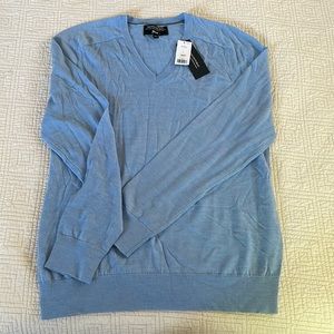 Blue sweater, men’s size L, NWT